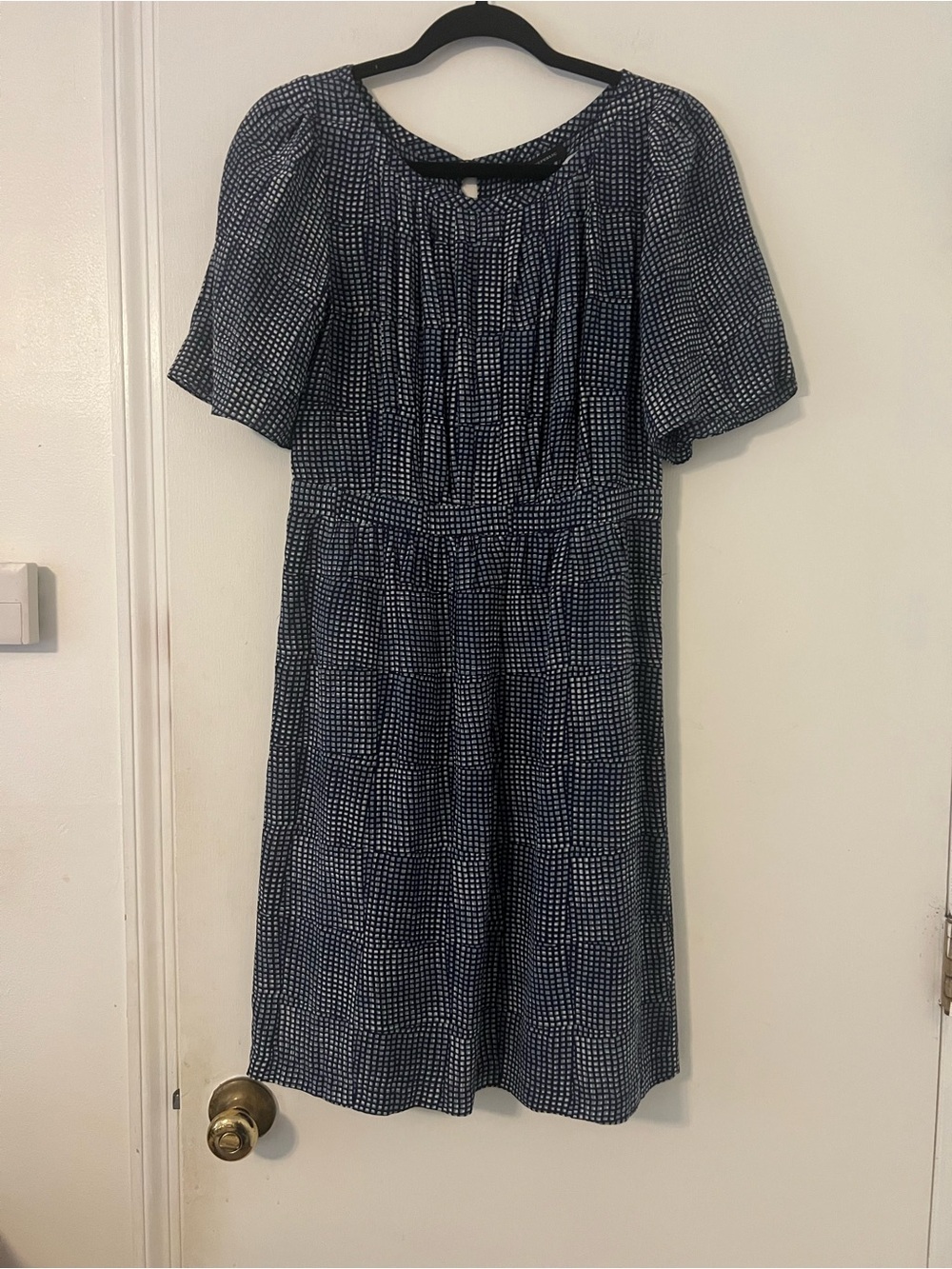 Banana Republic silk Navy and White Dot Midi Dress size 8 (Y100)